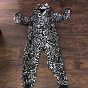 Leopard kitty 🐱 onesie size small, juniors